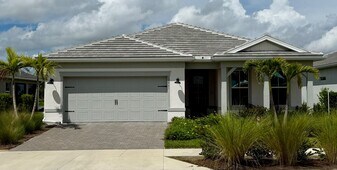 12461 Basalt Ln in Alva, FL - Building Photo