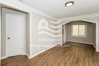 23115 Powell Ave in Hazel Park, MI - Foto de edificio - Building Photo