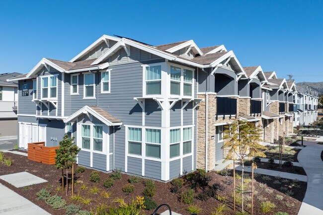 Hartford by Lennar Homes in Fremont, CA - Foto de edificio - Building Photo