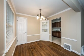 1424 Golden Dr in St. Louis, MO - Building Photo - Building Photo