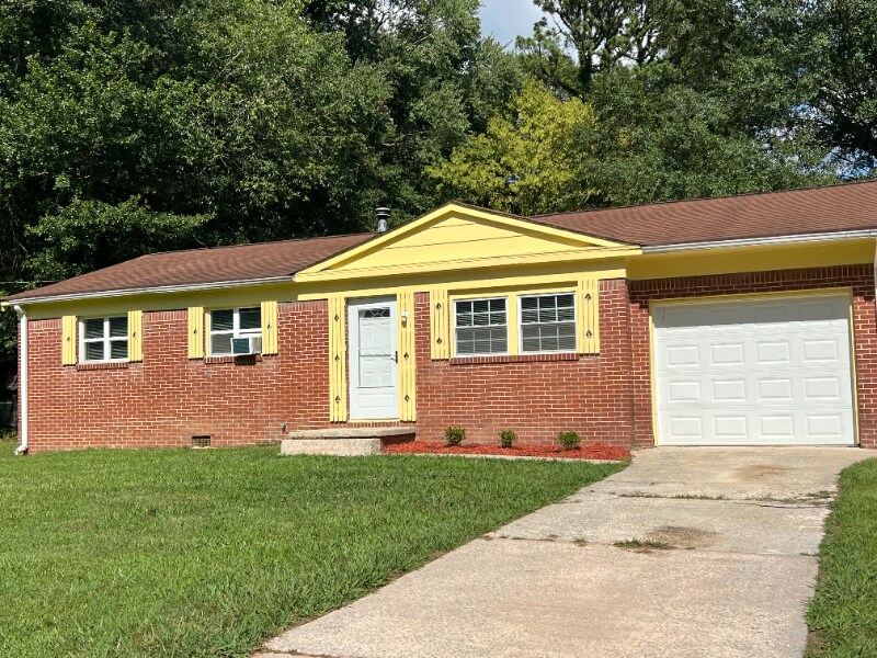 1490 Cedar Creek Ln in Riverdale, GA - Building Photo