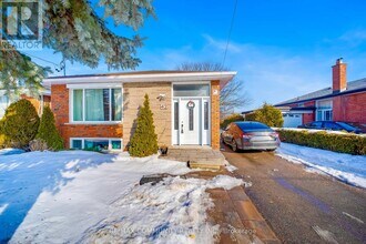 42 Aspendale Dr in Toronto, ON - Building Photo - Building Photo
