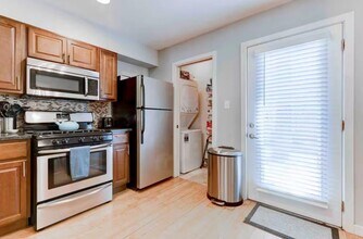 3601 Menchaca Rd, Unit 107 in Austin, TX - Building Photo - Building Photo