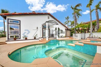 20 Sierra Vista in Laguna Niguel, CA - Building Photo - Building Photo