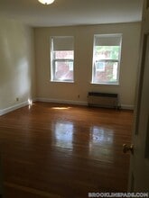 38 Harris St, Unit 3 in Brookline, MA - Foto de edificio - Building Photo