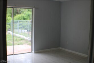933 SE 24th Ave in Cape Coral, FL - Building Photo - Building Photo