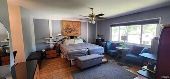 15980 Filbert St in Los Angeles, CA - Building Photo