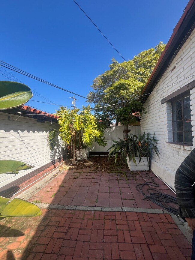 7140-42 La Jolla Blvd in San Diego, CA - Building Photo - Building Photo