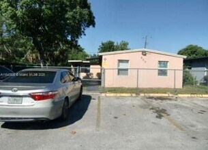 805 NW 12th Ave in Fort Lauderdale, FL - Building Photo - Building Photo