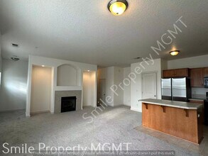 11217 SE Causey Cir in Happy Valley, OR - Foto de edificio - Building Photo