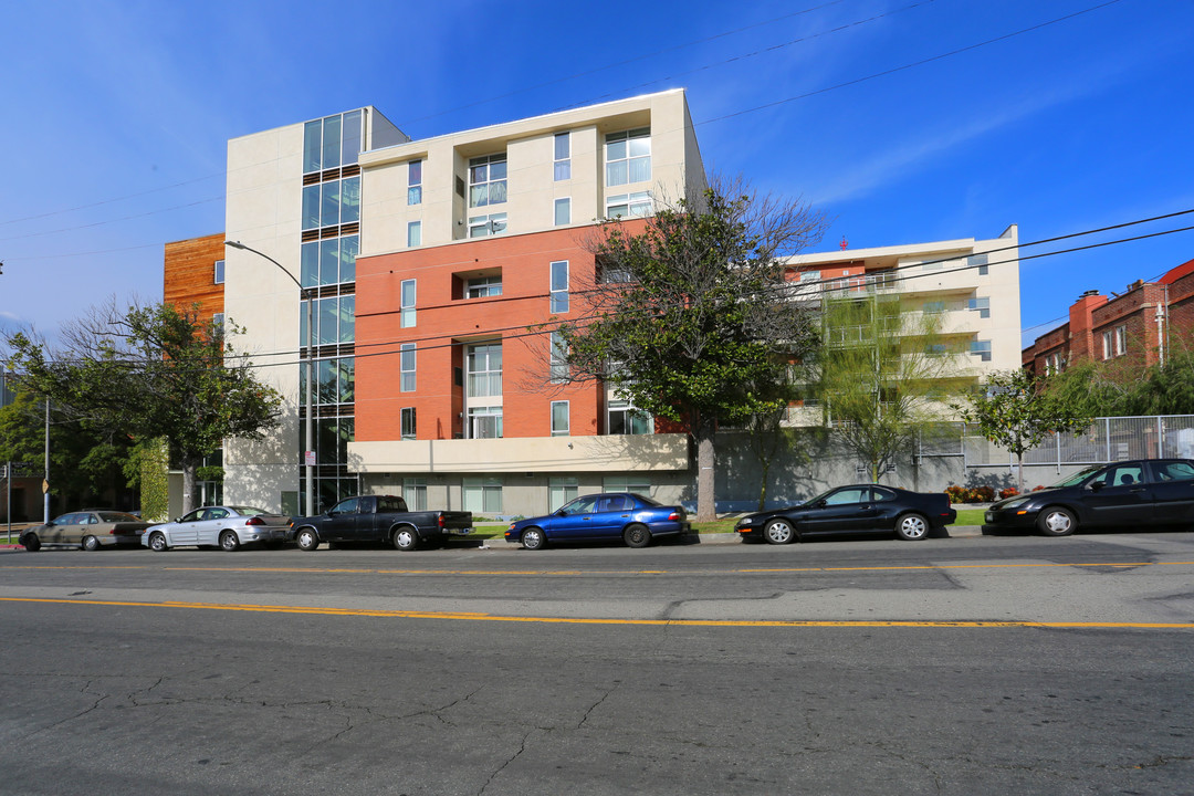 Rosewood Gardens in Los Angeles, CA - Building Photo