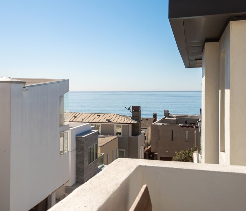 133 20th Pl in Manhattan Beach, CA - Building Photo