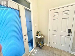 1045 Speedvale Ct in Ottawa, ON - Building Photo - Building Photo