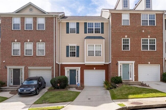 532 Lantern Wood Dr in Scottdale, GA - Building Photo - Building Photo