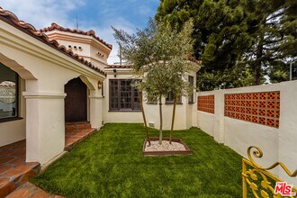3401 W 41st St in Los Angeles, CA - Foto de edificio - Building Photo