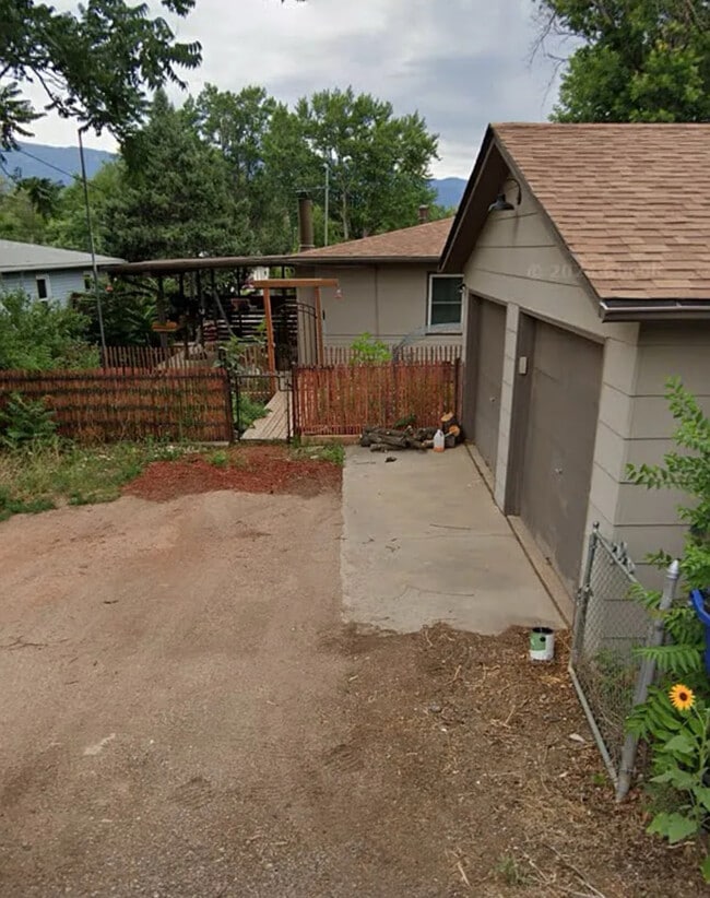 property at 1419 Custer Ave