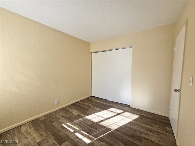 3516 Thomas Ave in North Las Vegas, NV - Foto de edificio - Building Photo