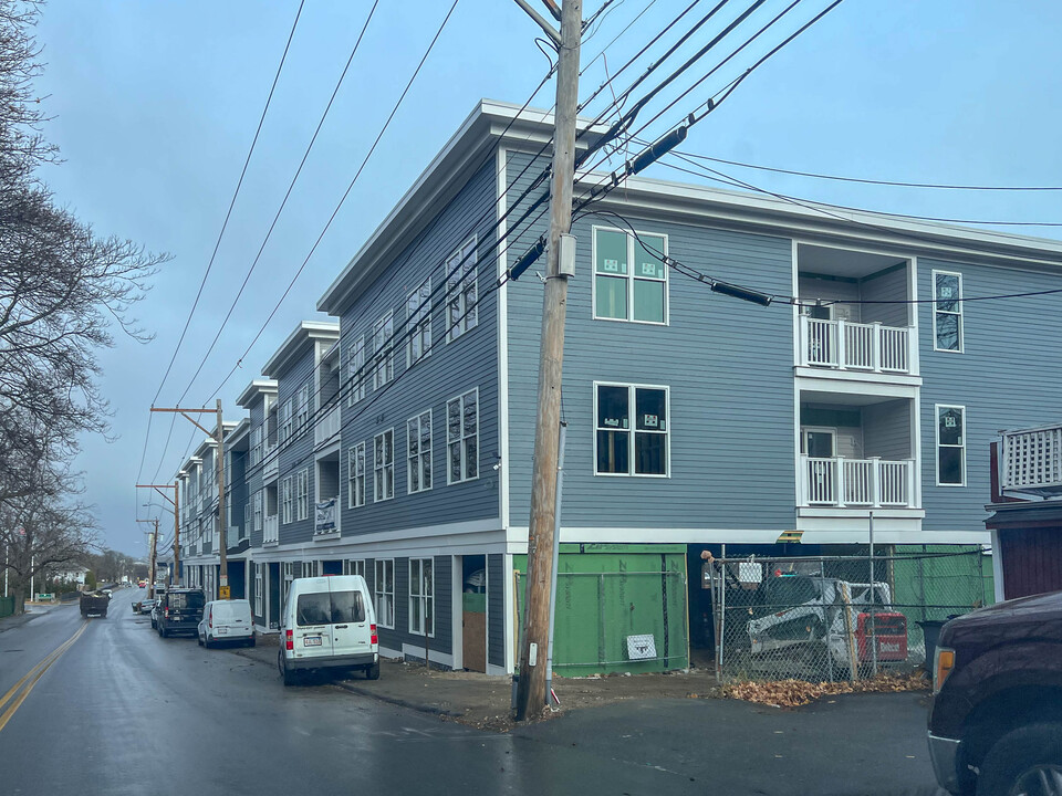 247 Washington Ave in Revere, MA - Building Photo