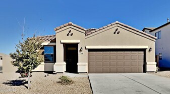 11418 E Cliffrose Ln in Florence, AZ - Building Photo