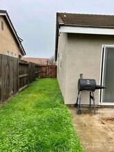 5412 Etherington Ct in Riverbank, CA - Building Photo - Building Photo