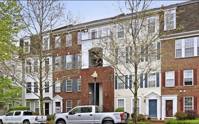 271 Cameron Station Blvd