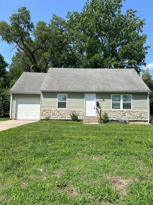 4630 E 43 Terrace in Kansas City, MO - Building Photo