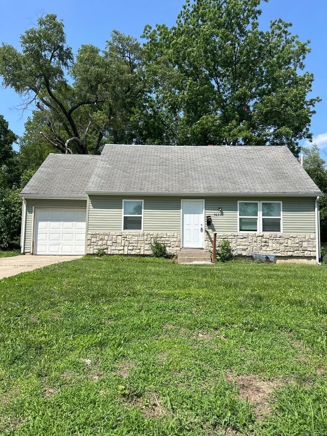 property at 4630 E 43 Terrace
