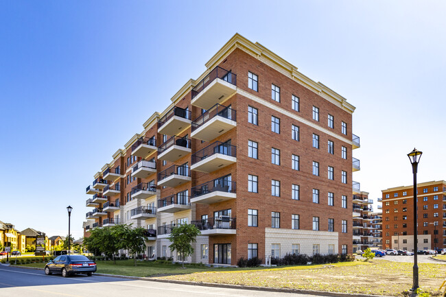 8265 De Londres in Brossard, QC - Building Photo - Building Photo