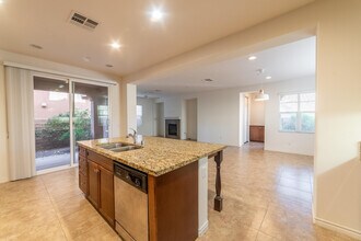 570 Calle Vibrante in Palm Desert, CA - Building Photo - Building Photo