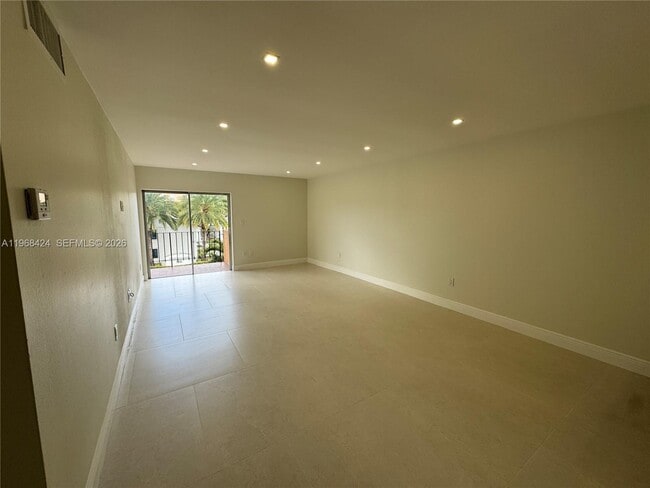 1900 W 54th St in Hialeah, FL - Building Photo - Building Photo