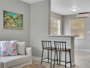 318 Walnut St in Hollywood, FL - Building Photo - Building Photo