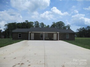 3784 English Oak Dr in Lincolnton, NC - Building Photo - Building Photo