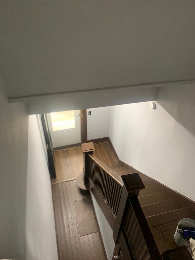 276 E 6th St, Unit Upper in Peru, IN - Foto de edificio - Building Photo