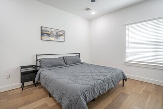 316 Thornton Rd in Houston, TX - Foto de edificio - Interior Photo