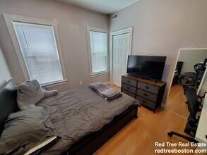 83 Newbury St, Unit 3 in Somerville, MA - Foto de edificio - Building Photo