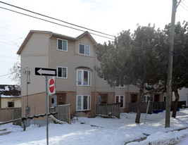 56-64 Fullerton Ave in Hamilton, ON - Building Photo