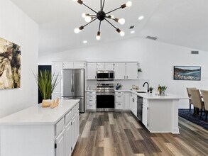 4715 Kemble Ct in Tampa, FL - Building Photo - Building Photo