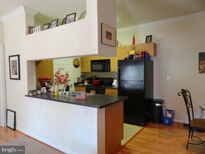 19609 Galway Bay Circle-Unit -103 in Germantown, MD - Foto de edificio - Building Photo