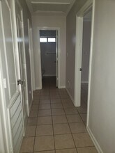 2500 Tahiti Dr, Unit 1 in Edinburg, TX - Building Photo - Building Photo