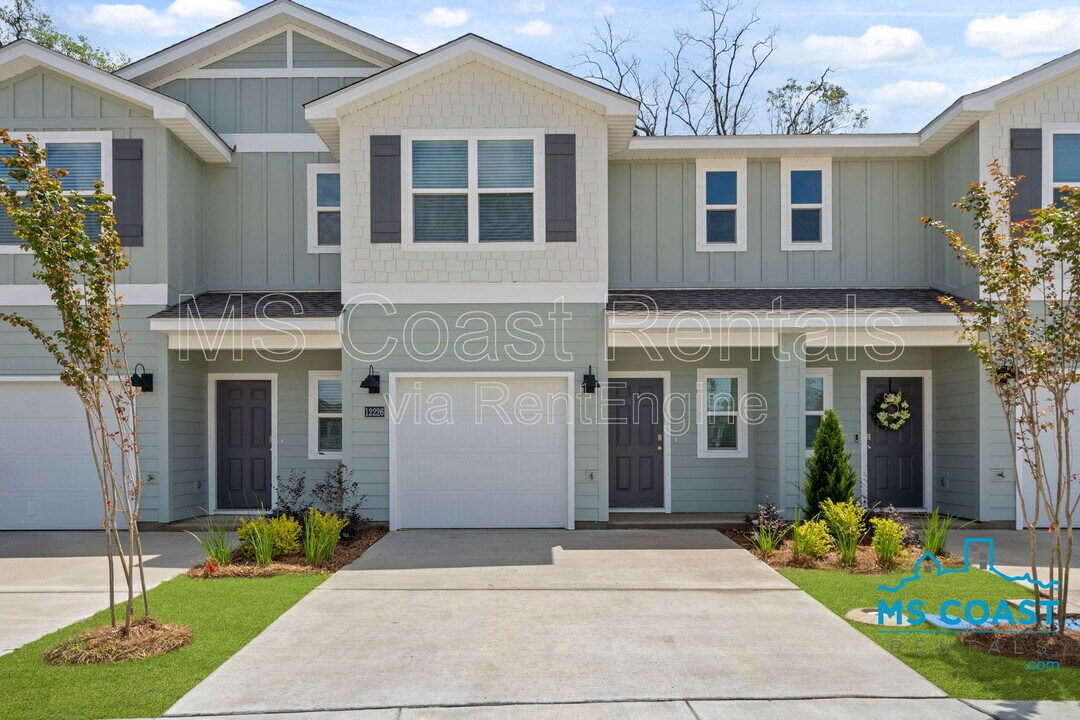 12278 Frazier Ln in Gulfport, MS - Building Photo