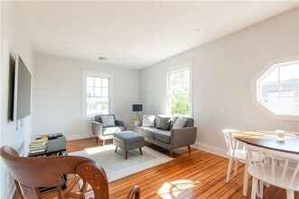 34 Harrison Ave in Newport, RI - Building Photo - Building Photo