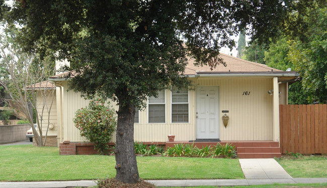 161 Oak Knoll Ave in Pasadena, CA - Building Photo - Building Photo