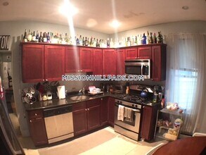 5 Iroquois St-Unit -2 in Boston, MA - Foto de edificio - Building Photo