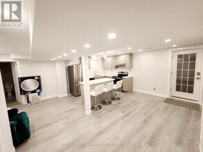 9 Pugsley Ave in Richmond Hill, ON - Building Photo - Building Photo