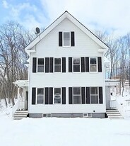 75 Valley St, Unit 75 in Laconia, NH - Building Photo