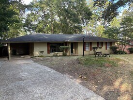 3739 Marie Cook Dr in Montgomery, AL - Building Photo