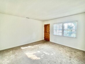 4256 Noyes St in San Diego, CA - Foto de edificio - Building Photo