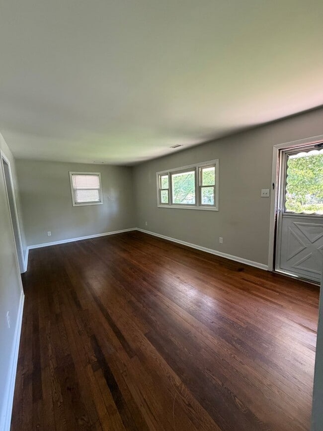 property at 1000 Kingsport Ln