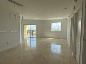 1627 SW 37th Ave in Miami, FL - Building Photo - Building Photo
