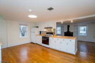 67 Ferry St in Lambertville, NJ - Building Photo - Building Photo